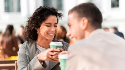 Uma mensagem anônima, um café e um começo: a história de um casal que venceu a timidez