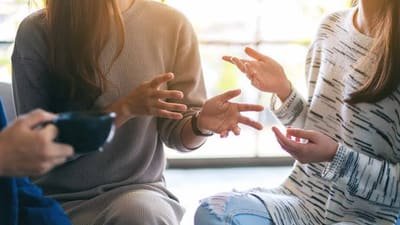 Mensagens anônimas ganham espaço como ponto de partida para conversas difíceis